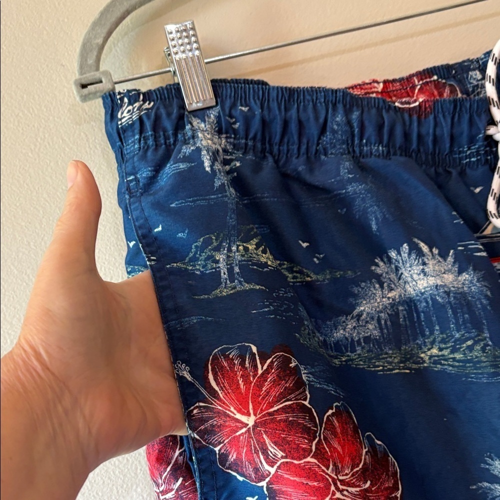 St. John's Bay Navy and Red Floral Swim Trunks Size L - Picture 5 of 6